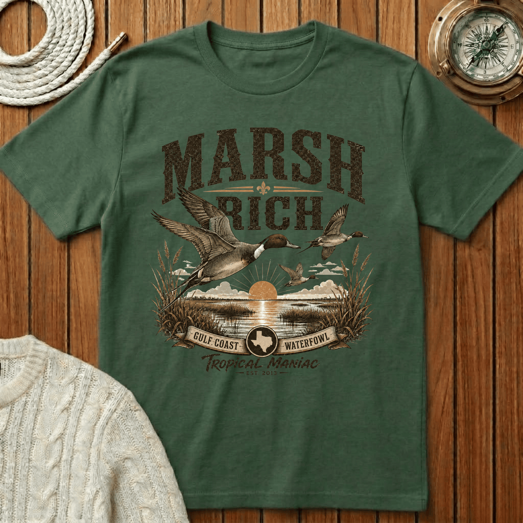 Marsh Rich Duck Hunting - T‑Shirt